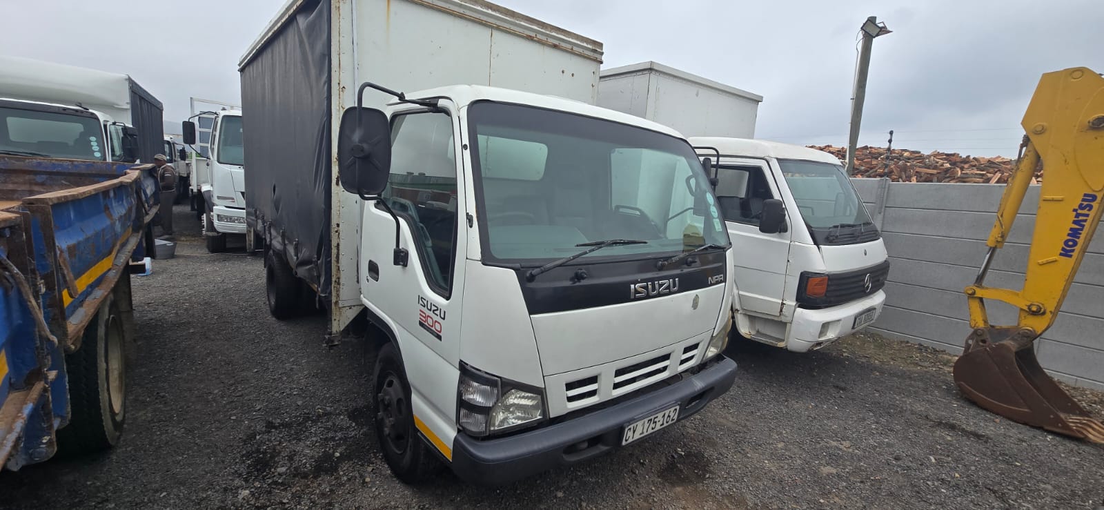 2006 Isuzu NPR300 Tautliner Truck